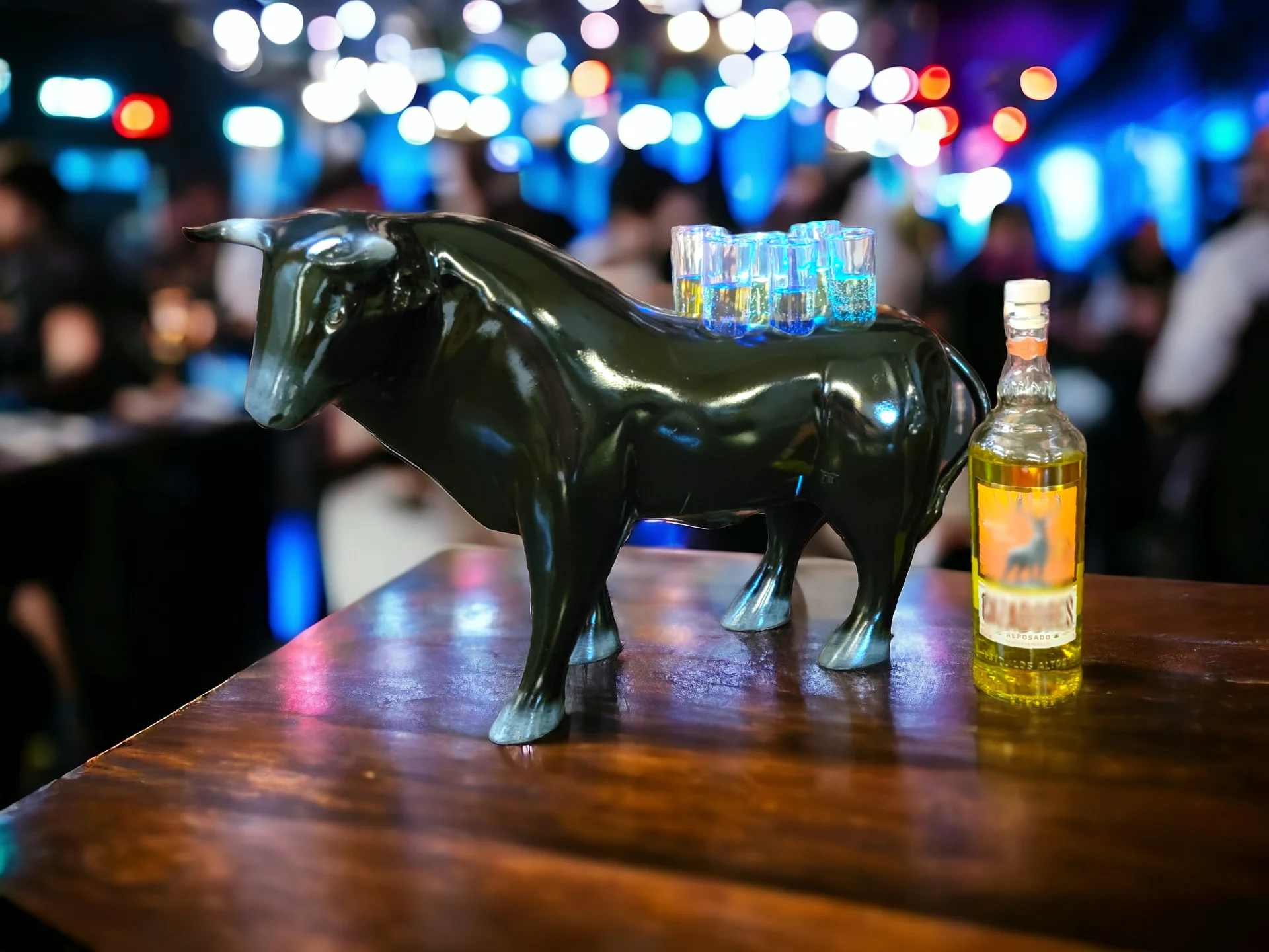 Black Tasting Flight Bull Tray with Lights for Unique Events - Image 3