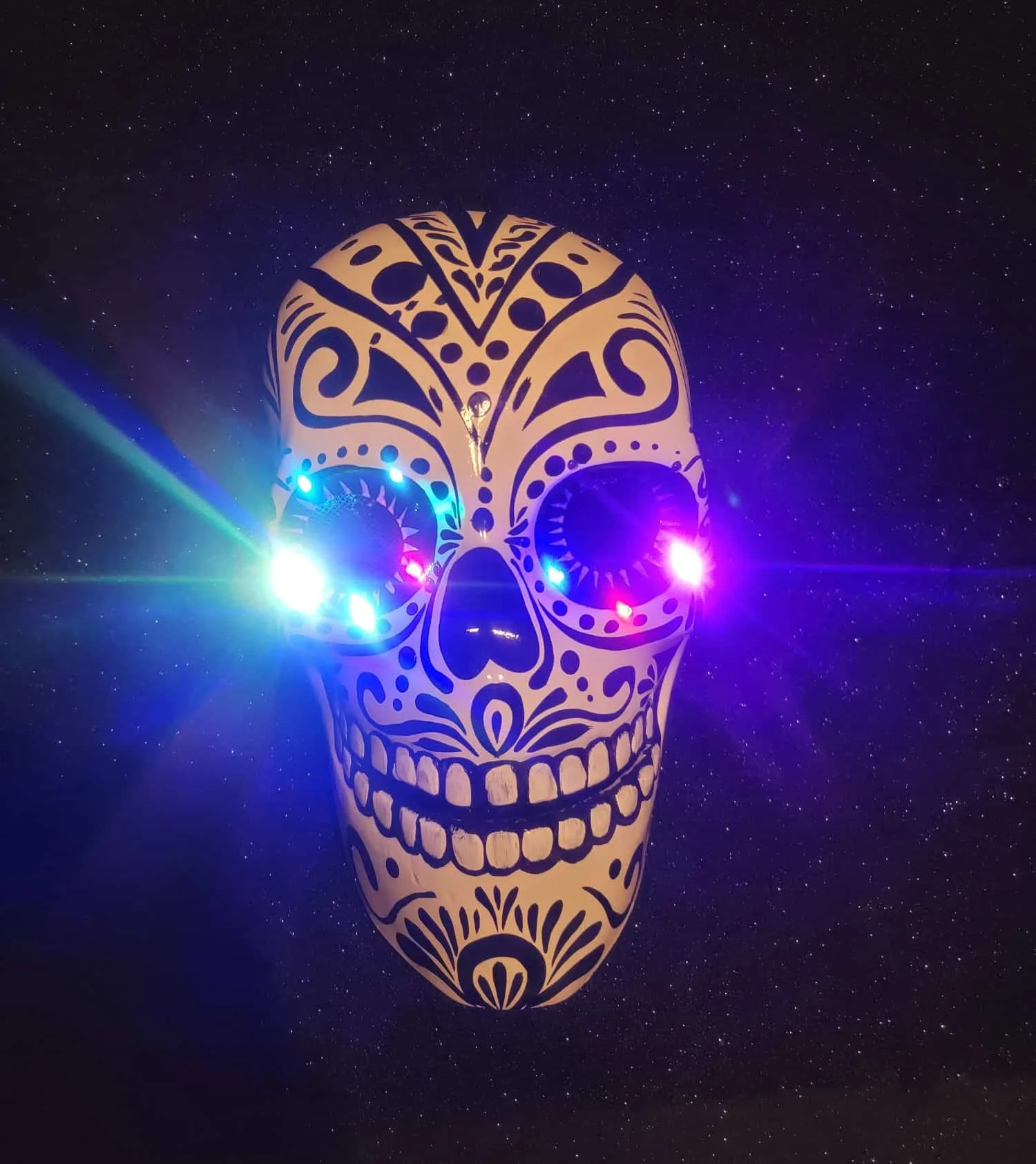 Calavera mask / helmet with Stunning LED Lights for show - Imagen 2