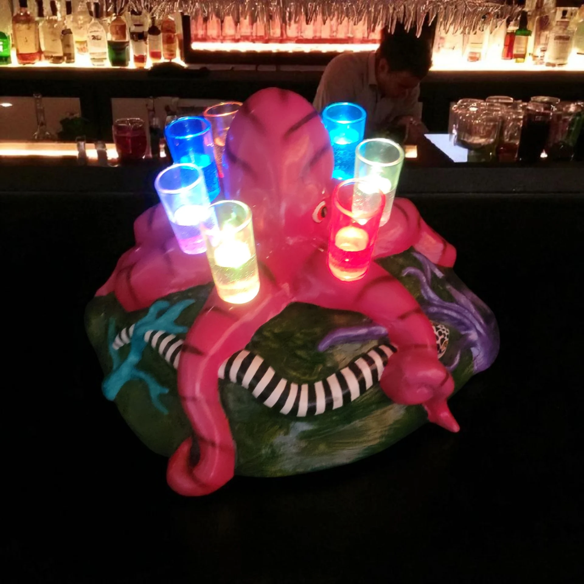 Fiberglass Octopus Shot Tray with LED Lights – Bottle Service Tray for Bars, Restaurants, Seafood & Mariscos – 7 Shot Glass Holder